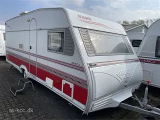 2004 - Kabe Ametist XL XV2   Kabe Ametist XL XV2 årgang 2004 Incl. Mover 4 sovepladser, 5 siddepladser.