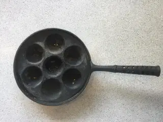 Gammel æbleskivepande