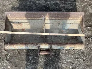Giv et Bud   Beco halvautomatisk skifte minigraver