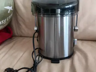 COOK & BAKER JUICER