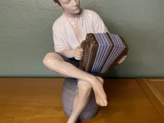 Bing & Grøndahl Harmonikaspiller.