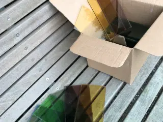 Farvet glas til  glaskunst eller lign. 