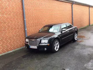 Chrysler 300C 5,7 L HEMI V8 340 HK