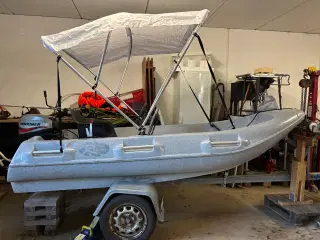 Lækker båd med trailer, 15 hk mariner motor 