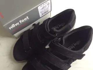 Nye New Feet Dame Sandaler.