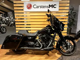 Harley-Davidson FLHXS Street Glide Special