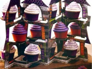 Halloween haunted house cupcake stander..