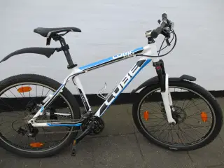 God stand MTB Cube med ny kassette kæder og dæk
