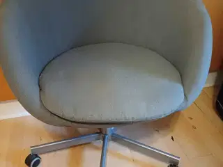 Grå kontorstol 