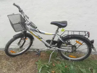 Fin pige cykel med tre gear