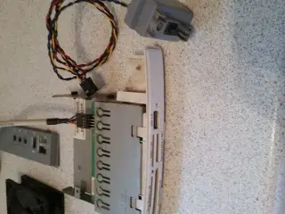 Forskellige reservedele til HP a1209!