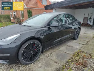 Tesla Model 3  Performance AWD