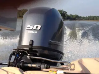 Yamaha F50