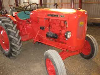 Nuffield  3 cyl traktor 