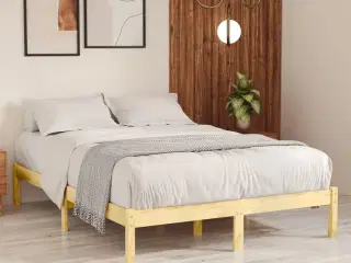 Sengeramme 140x200 cm massivt fyrretræ