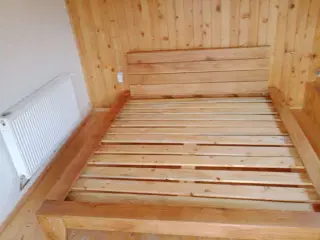 Sengeramme i Massiv Eg - 180x200cm