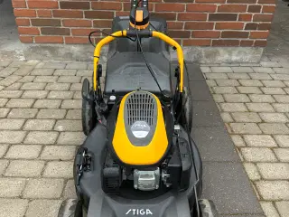 Stiga sevkørende rotorklipper