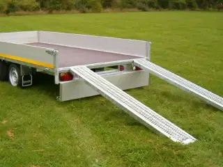 EDUARD 2700 KG M. RAMPER