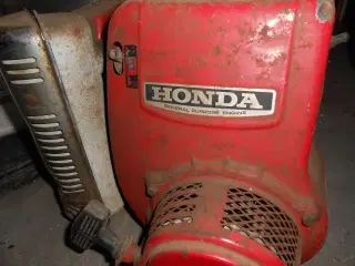 Defekt Honda Motor Kan afhentes til 750 kr. Ring 