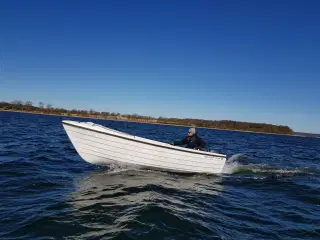 Fjordjollen 470 Fisk med trailer og motor