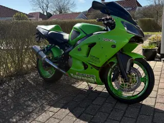 Kawasaki zx6r 