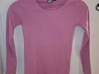 Rosafarvet bluse fra Pretty Sille str 140