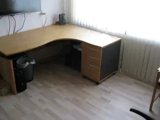 Skrivebord til salg