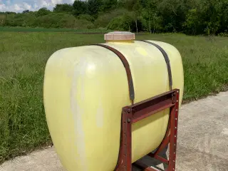 Vandtank 600 liter