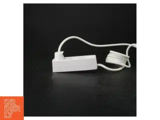 Hvid forlængerled med 3 stik fra E Line (str. 15x5 cm)