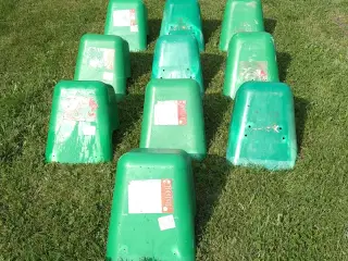 8 stk trug til køer og heste – 11 ltr
