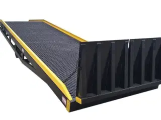 NY Mobil læsserampe, truckrampe 8000 kg (På Lager)